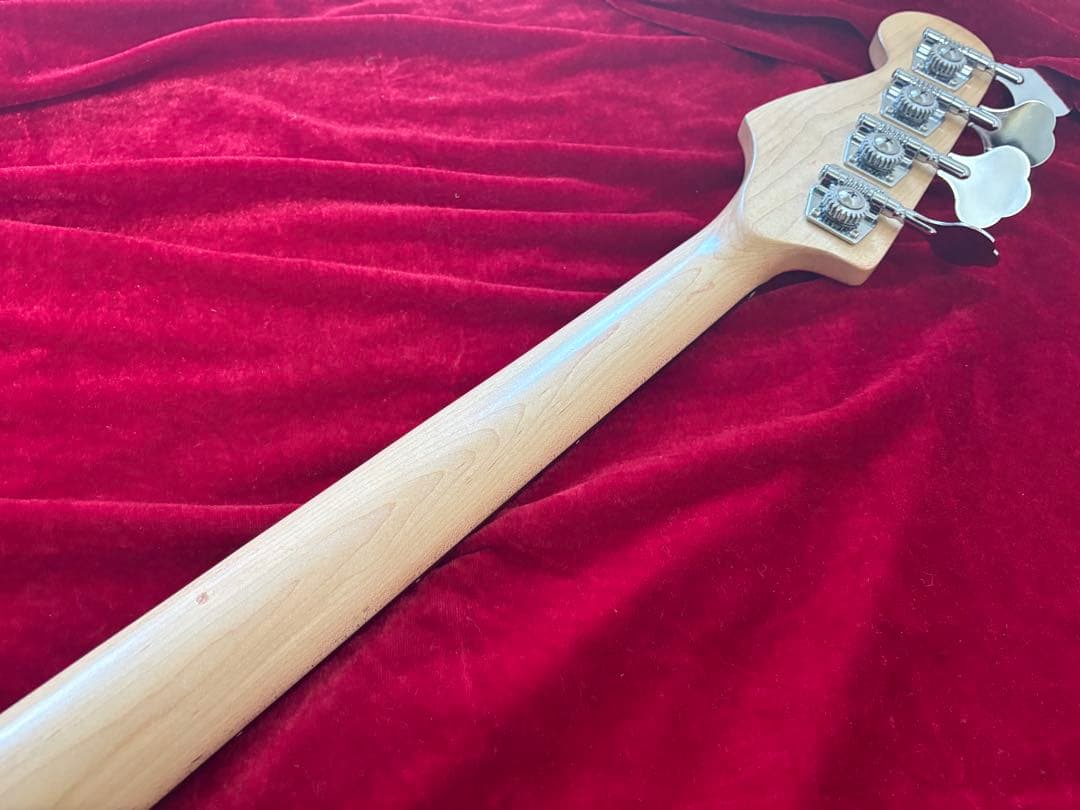 ジャズベース　マルチレイヤーカラー　ラッカーフィニッシュ　ハードレリック