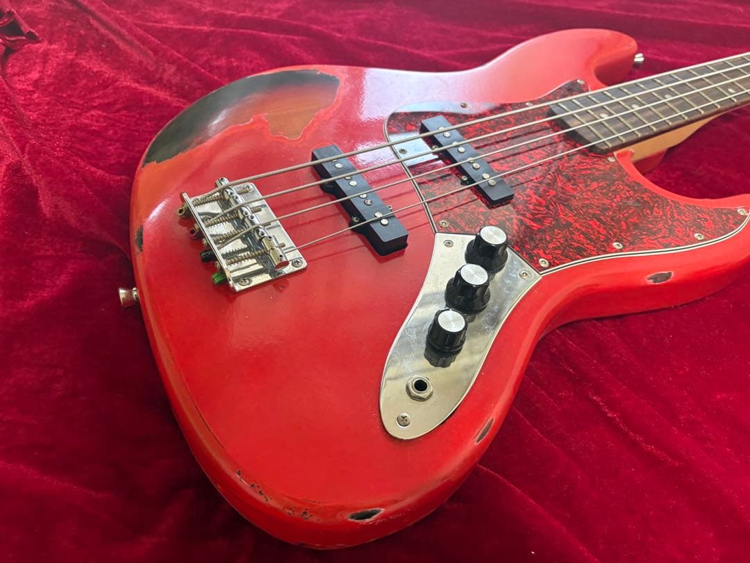 ジャズベース　マルチレイヤーカラー　ラッカーフィニッシュ　ハードレリック