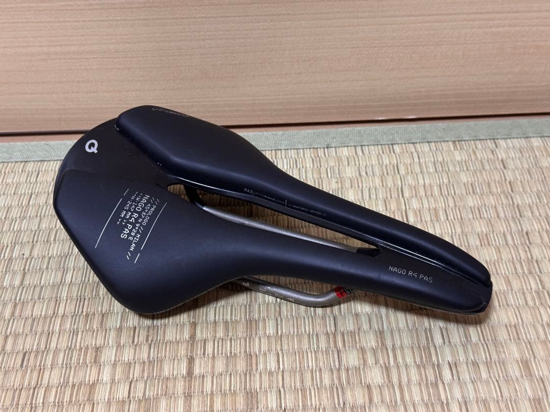 PROLOGO NAGO R4 PAS サドル 147mm x 245mm