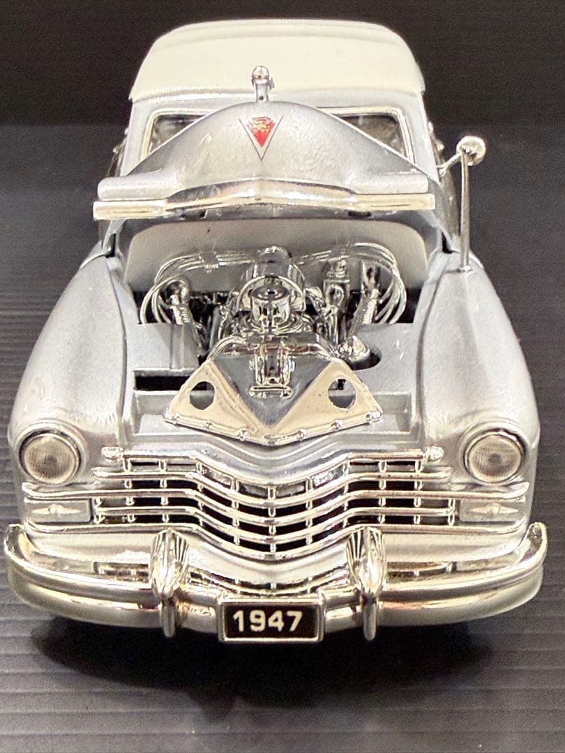 【1947年】キャデラック　ローライダー(新品)【 1/24スケール】JADA