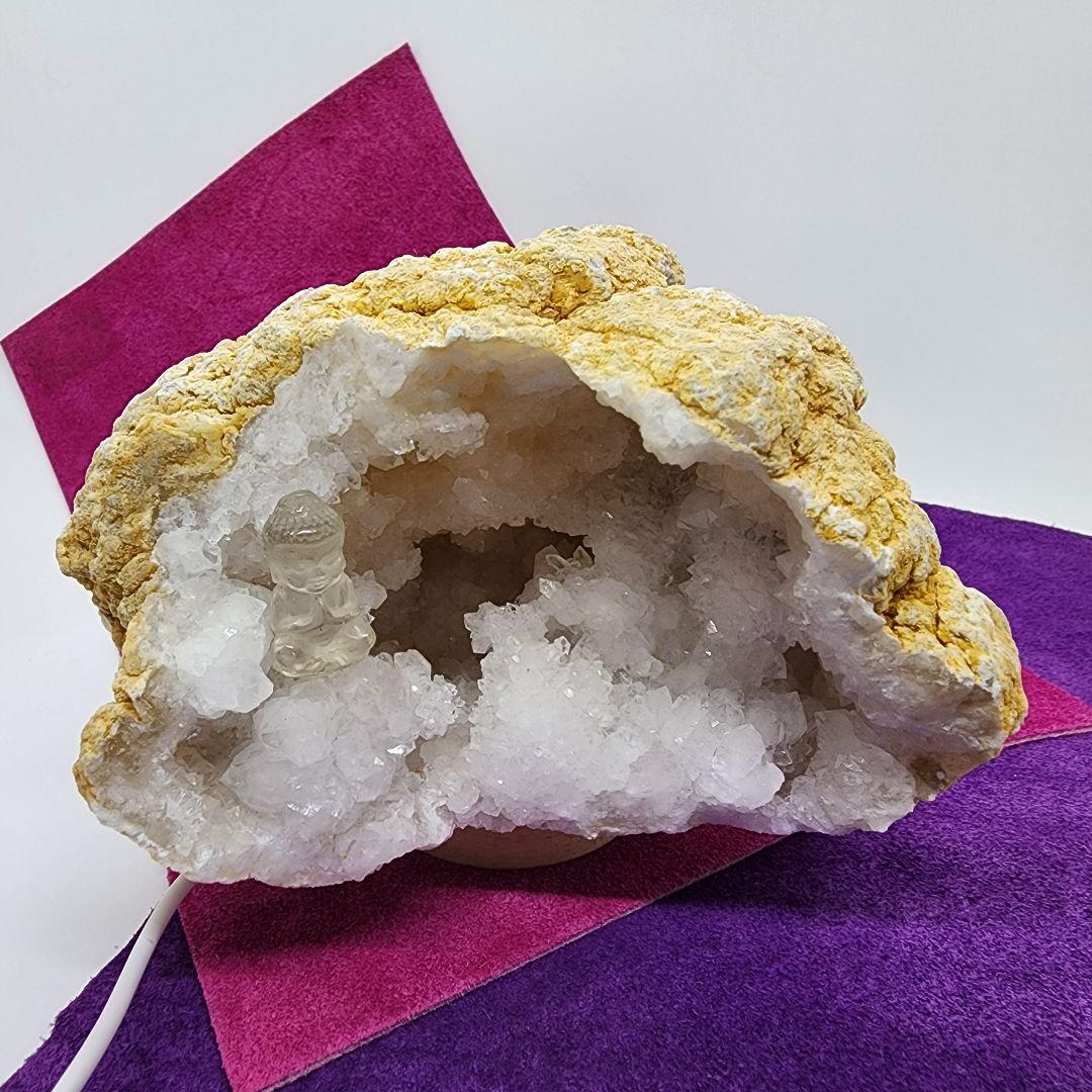 水晶ジオード ミニ大仏様付 ライト付