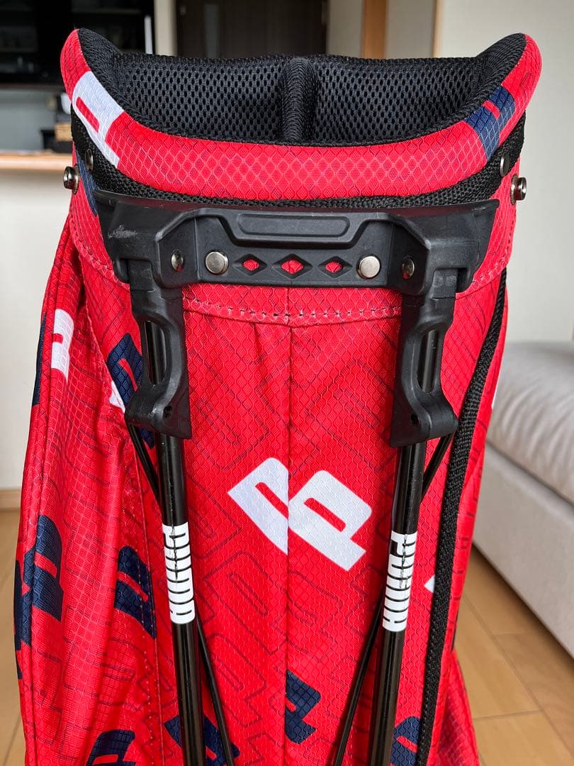 美品PUMAプーマ　スタンド式キャディバッグ 軽量2.8kg Pグラフィック