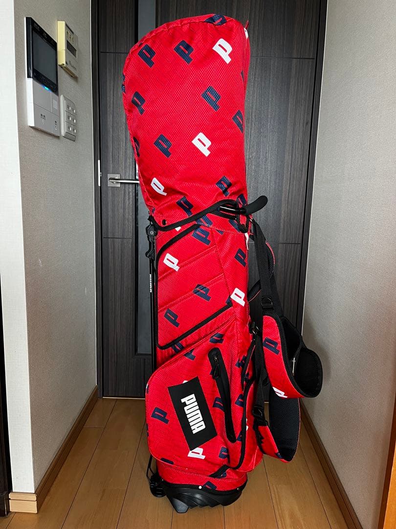 美品PUMAプーマ　スタンド式キャディバッグ 軽量2.8kg Pグラフィック