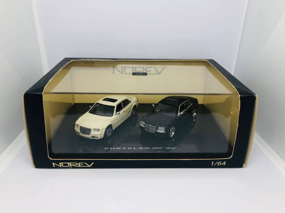 1/64 ノレブ クライスラー 300C