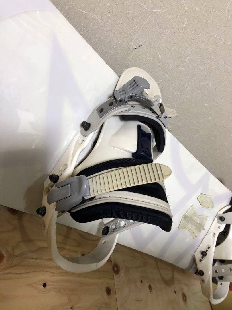限界値引き　SALOMONスノーボードFLUXビンディングセット