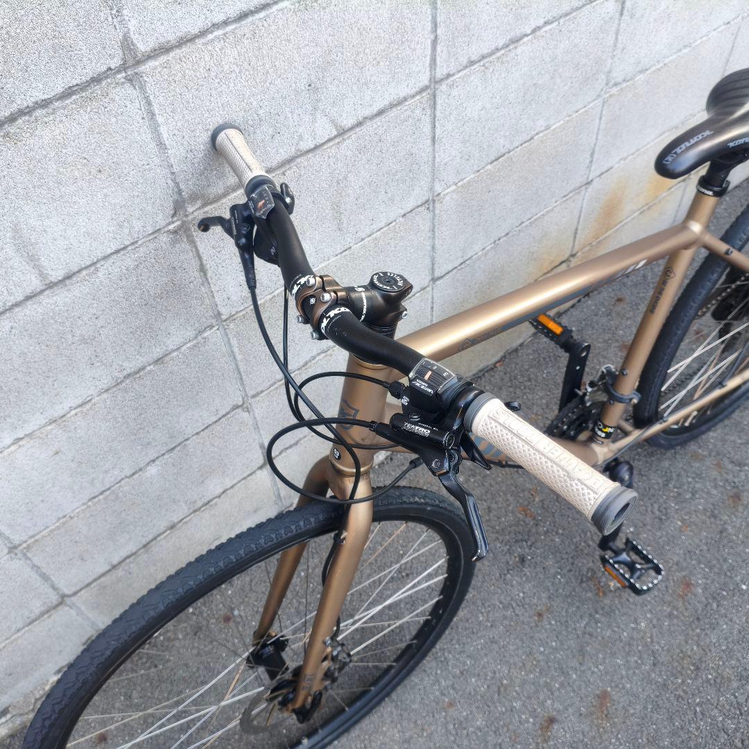 引取限定　大阪　クロスバイク　油圧　ディスクブレーキ　KONA DEW PLUS