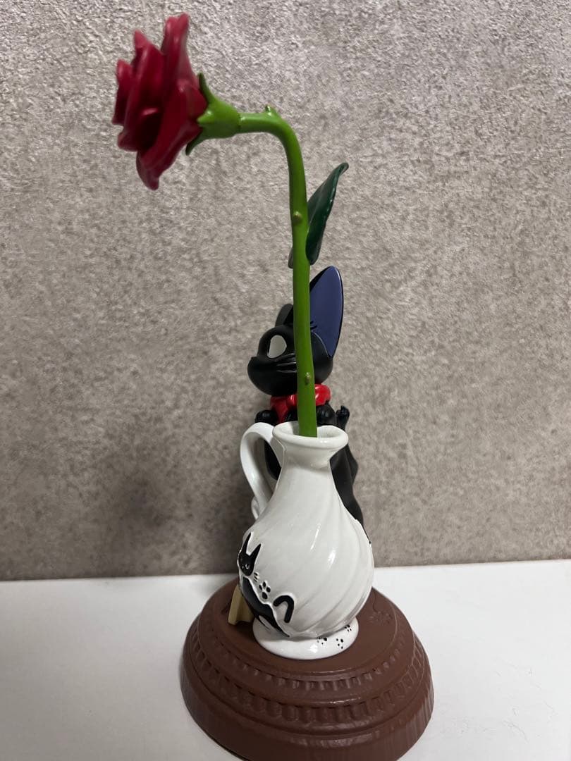 ジブリ 魔女の宅急便 一輪のバラ 2022年カレンダー ジジ