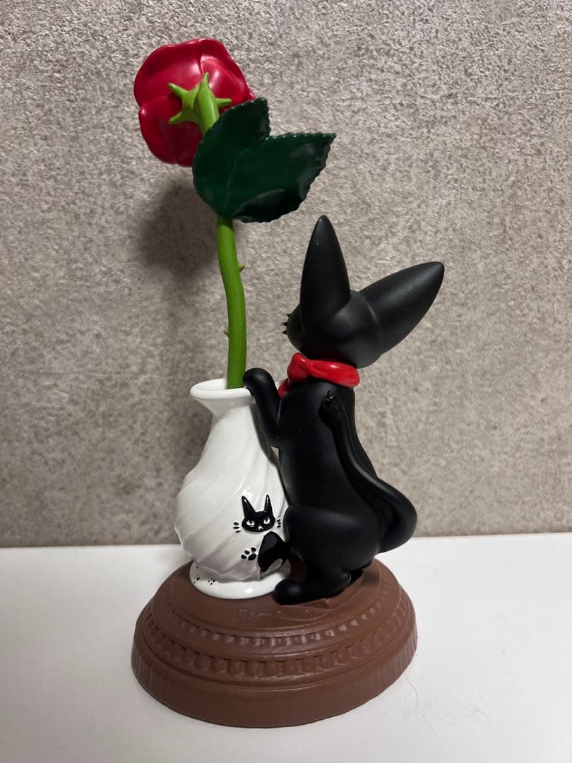 ジブリ 魔女の宅急便 一輪のバラ 2022年カレンダー ジジ