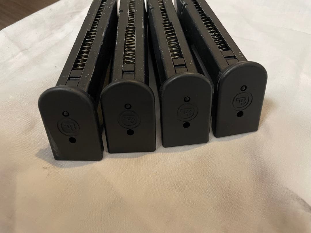 【ジャンク扱い】carbon8 p09マガジン 4個セット