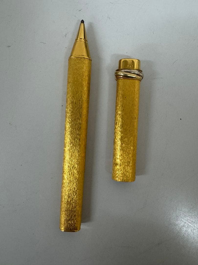 Cartierヴィンテージ　トリニティ　ロゴ入り　キャップ式　ボールペン