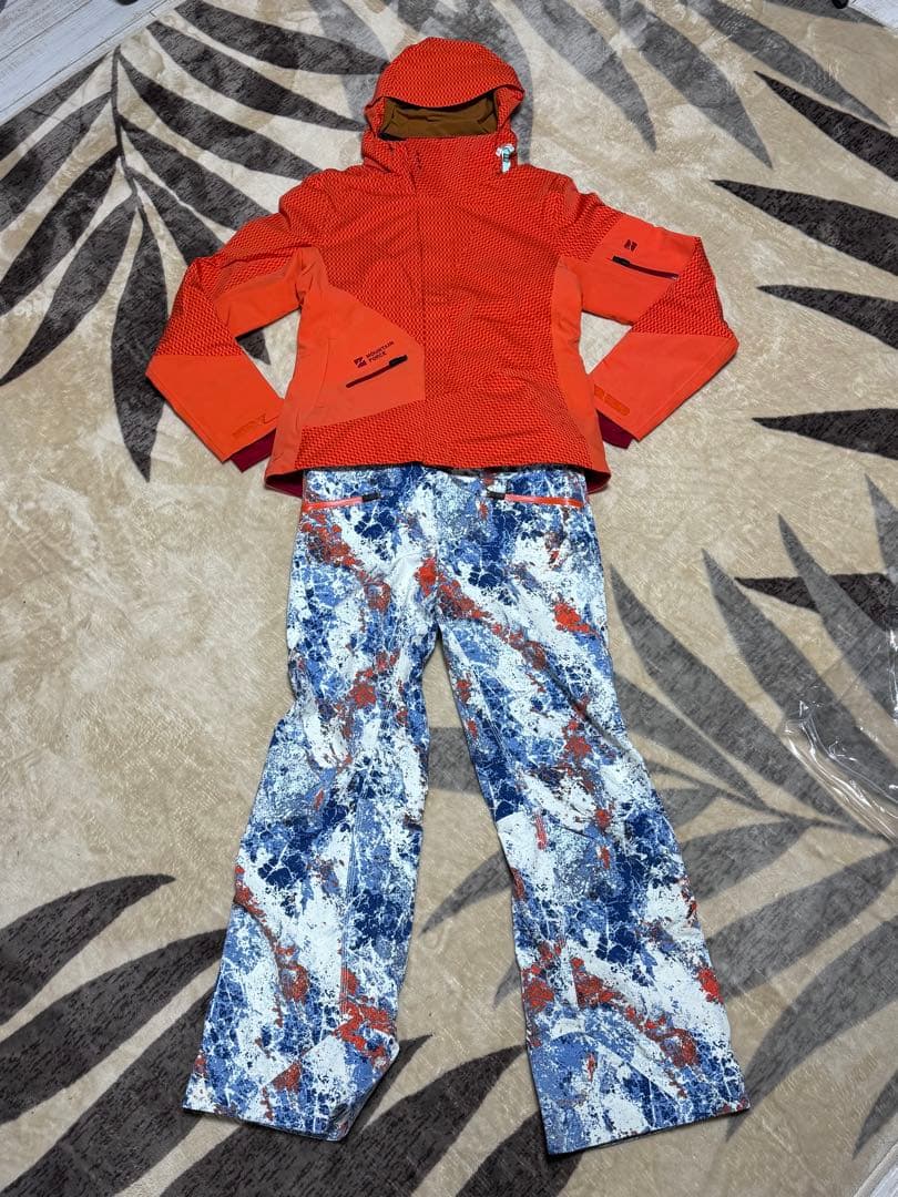 美品】レディース　スキーウェア　マウンテンフォース
