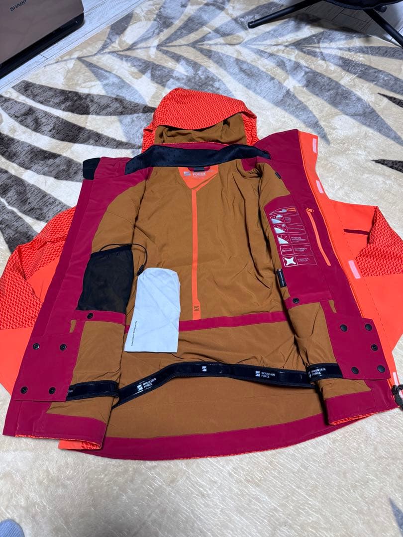 美品】レディース　スキーウェア　マウンテンフォース