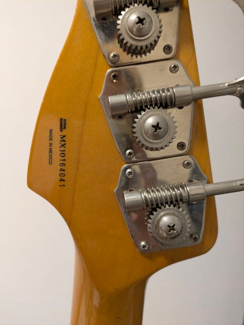 Fender Precision Bass フィエスタレッド