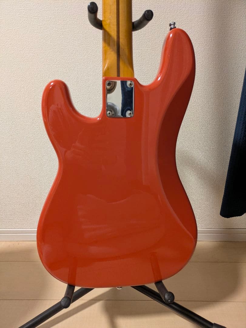 Fender Precision Bass フィエスタレッド