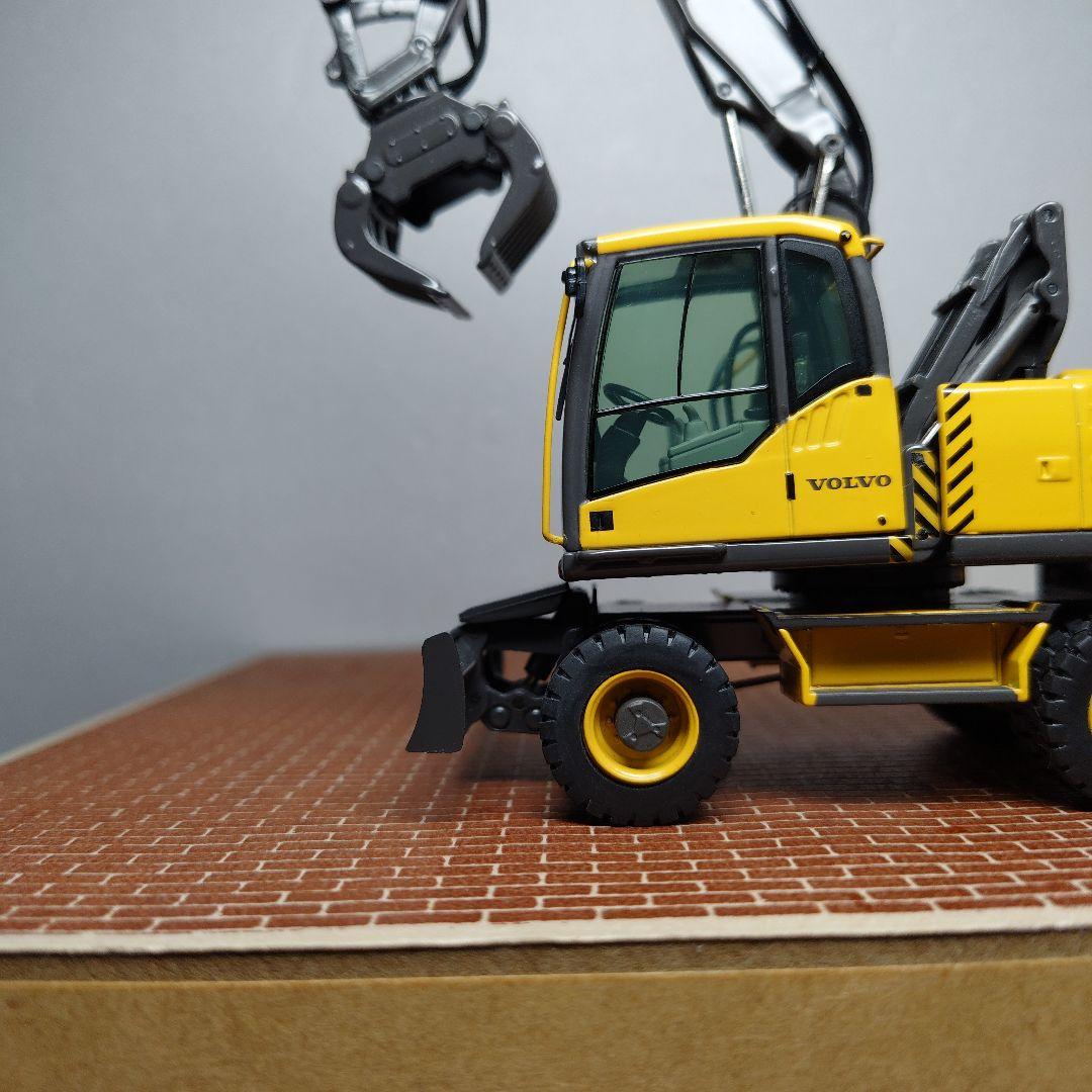 VOLVO EW180C ホイール式グラップル ボルボ NZG 1/50