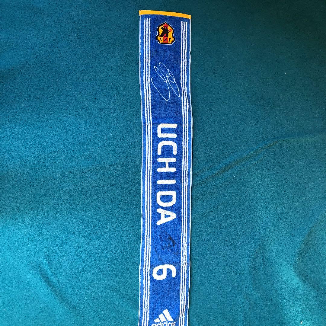 元日本代表、鹿島アントラーズ、シャルケ、内田篤人選手の直筆サイン入りタオルです。