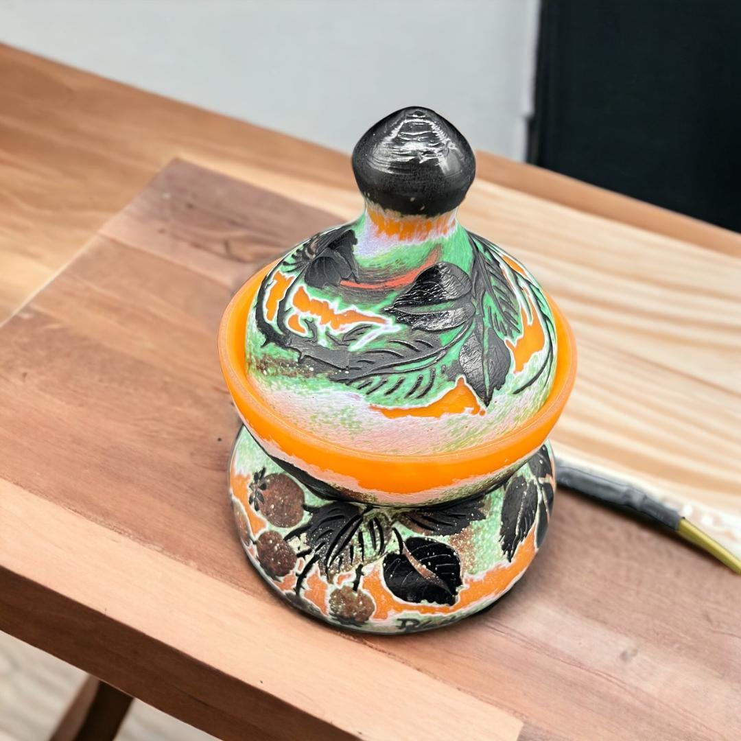 ドームナンシー ポット型　卓上照明　 カメオ彫り　被せガラス ナイトスタンド