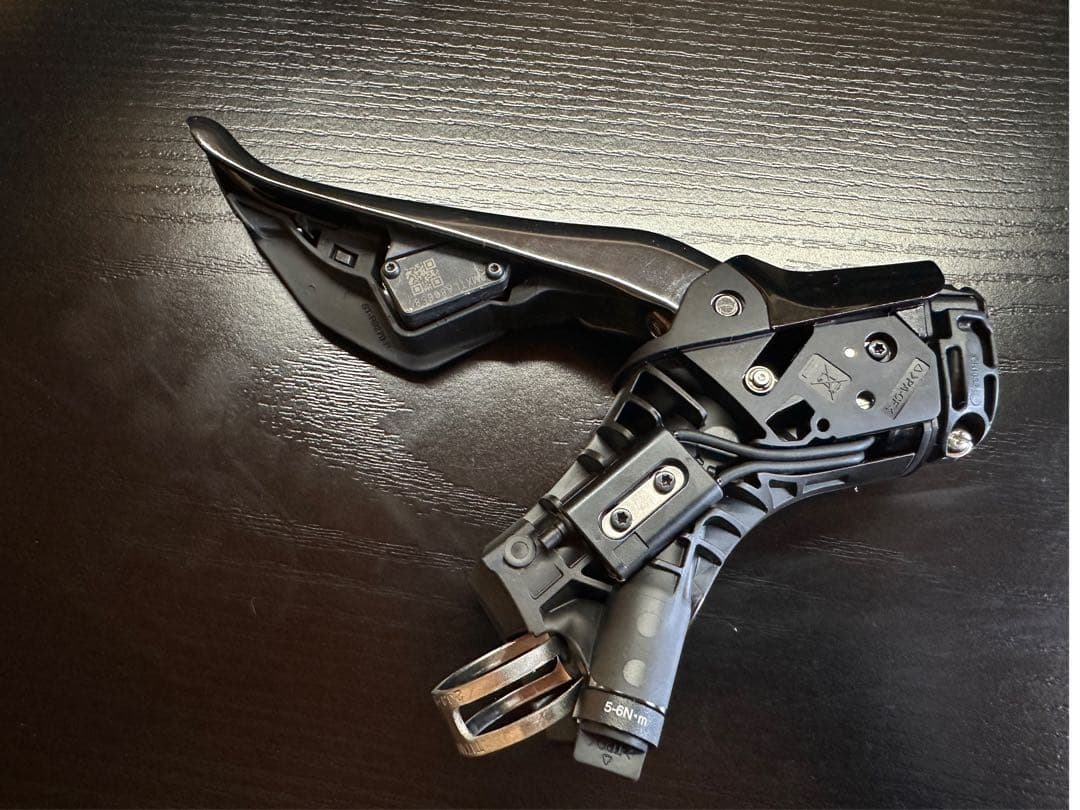 ST-R9270　傷あり　ブラケットカバー新品！