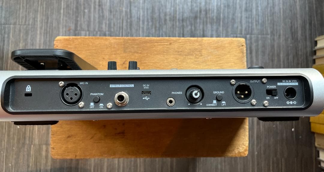 ボーカルエフェクター　ZOOM V6 Vocal Processor