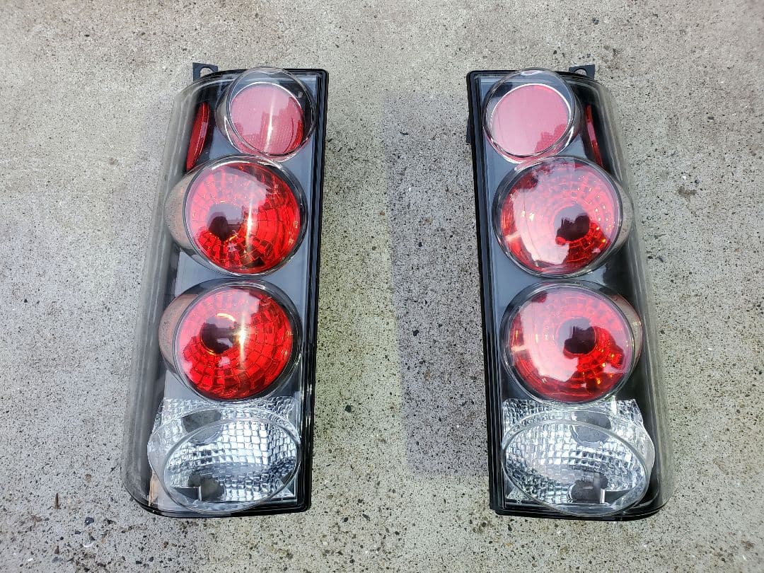 シボレーエクスプレス/サバナバンユーロ　テールランプ