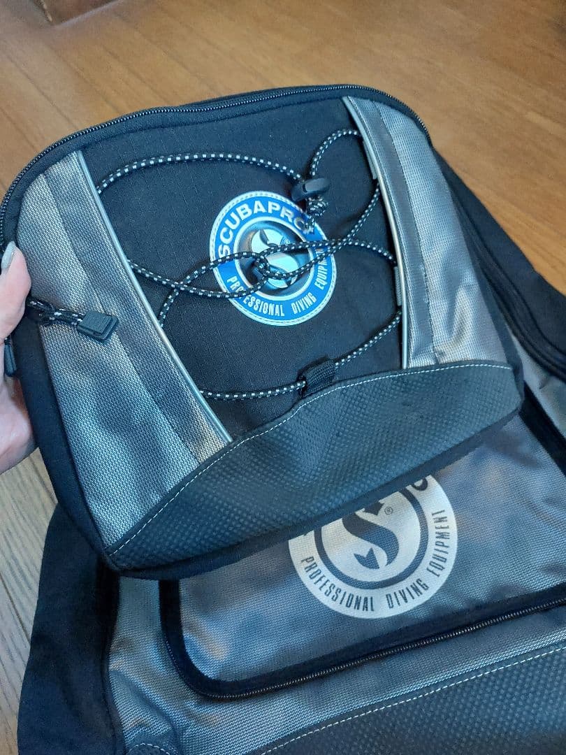 スキューバプロの訳ありキャリーバッグとTUSAのメッシュバッグセット