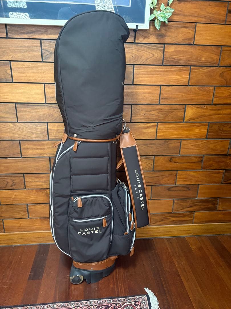 「LOUIS CASTEL」は韓国のNo1ゴルフウェアブランドです