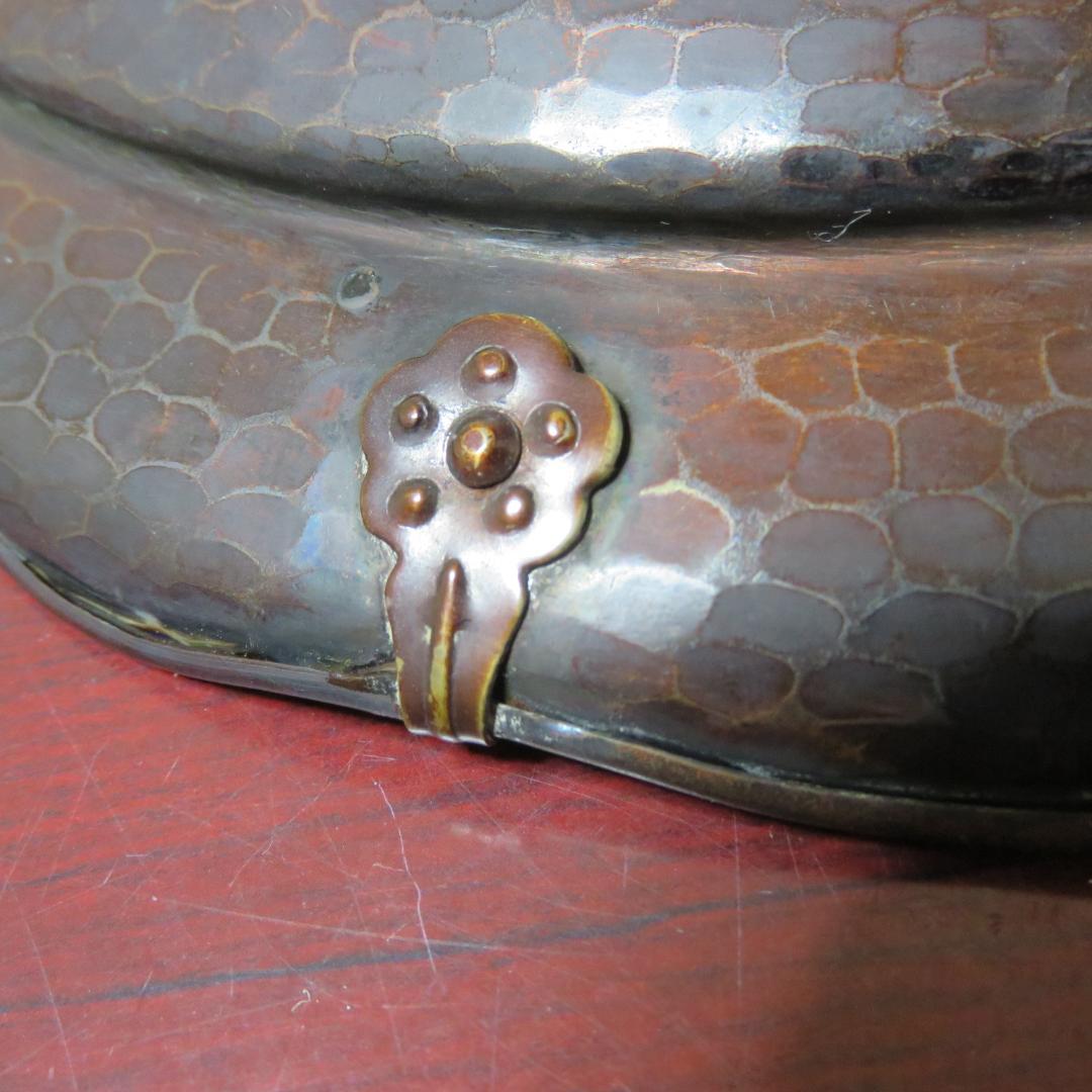 銅蟲鎚目 雲龍図三足菓子器 毛織雲龍図三足盆 菓子盆 菓子器 共箱 木箱付