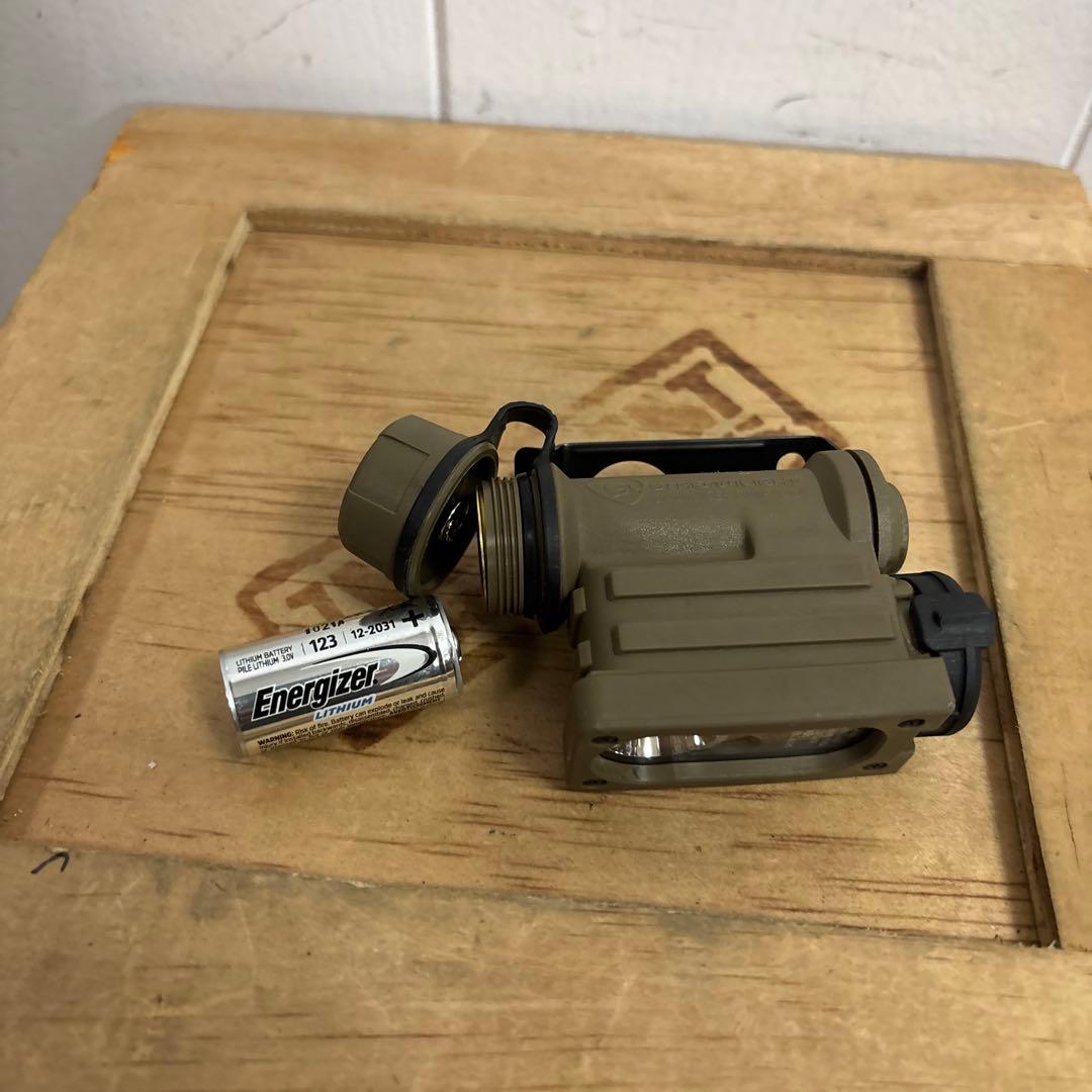 米軍　実物STREAMLIGHT SIDEWINDER COMPACT II ②
