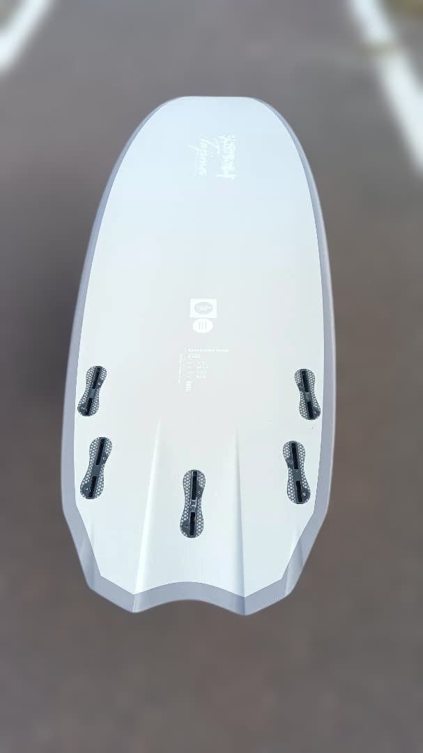 Justiceジャスティスサーフボードflex fly バラクーダプライム5’5