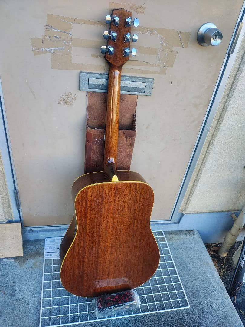 美品 Takamine 200シリーズ(？)NA 型番不明 PU付きエレアコ