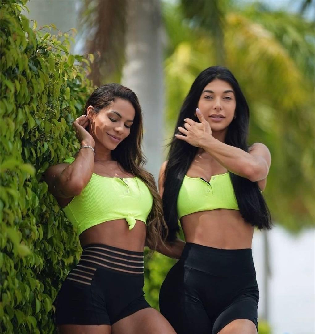 ボムシェル bombshell　sportswear