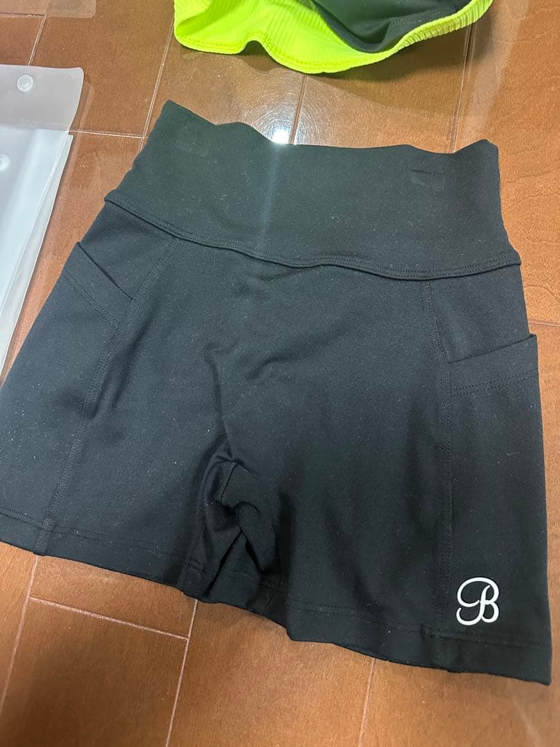 ボムシェル bombshell　sportswear