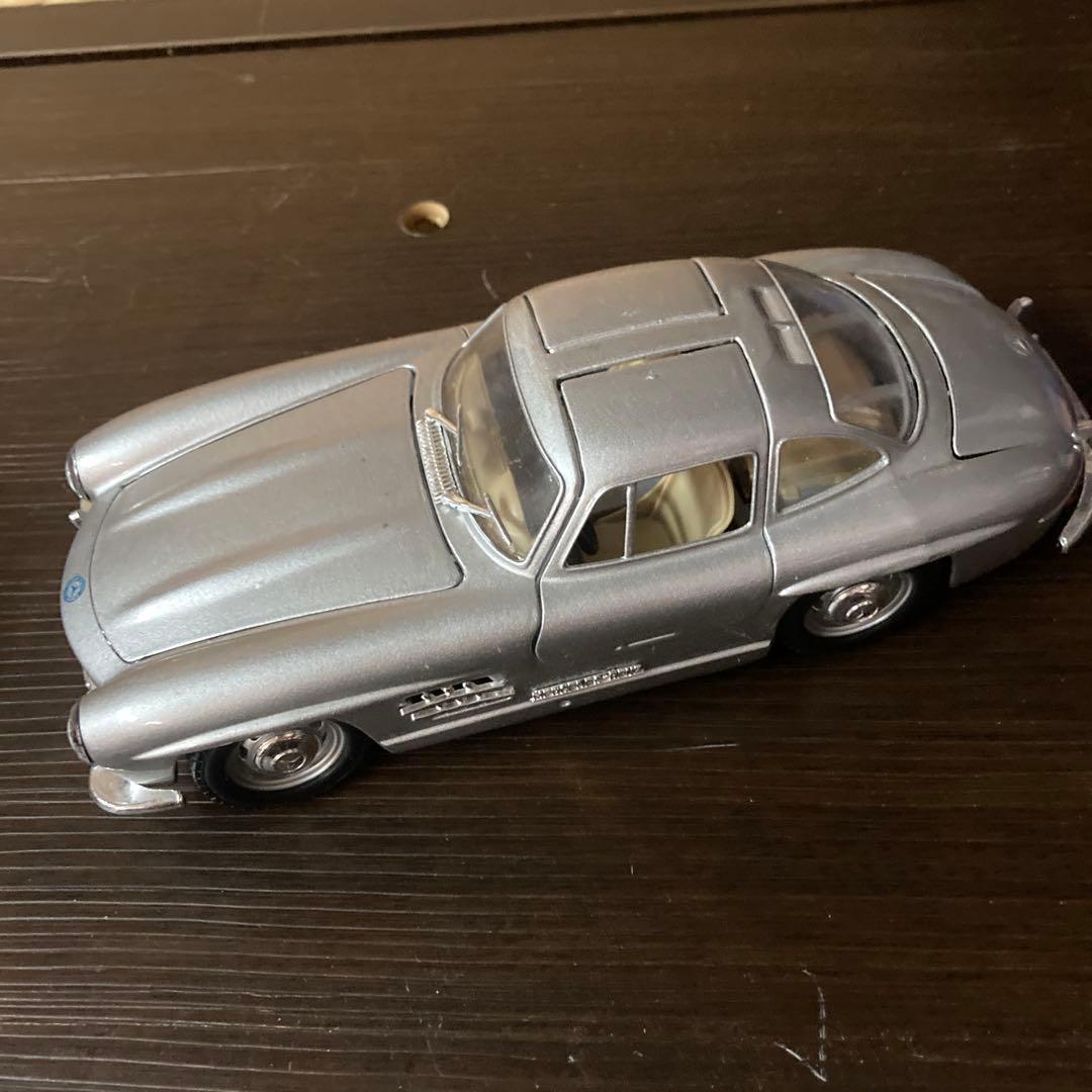 メルセデス・ベンツ 300SL 1/18 スケールモデル
