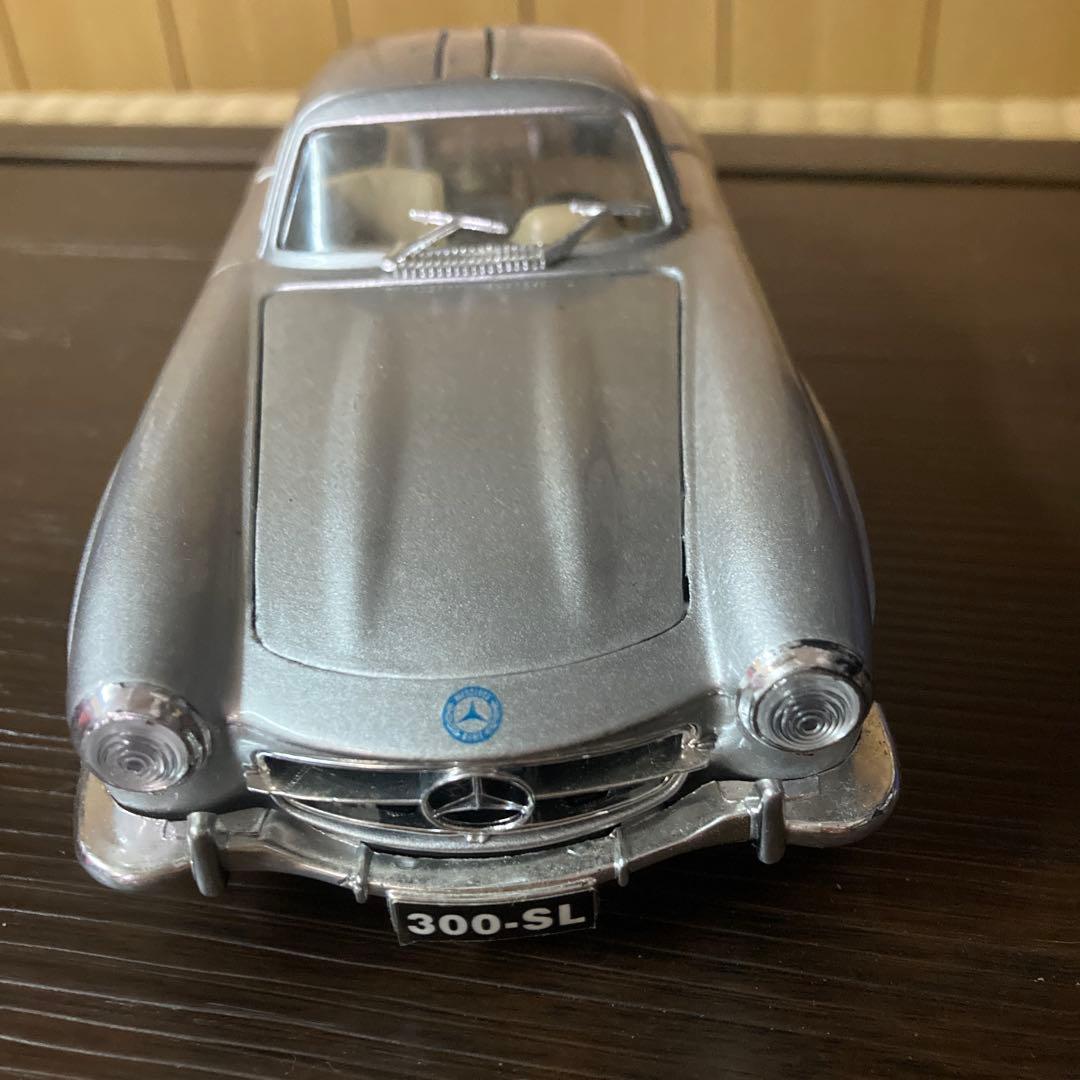 メルセデス・ベンツ 300SL 1/18 スケールモデル