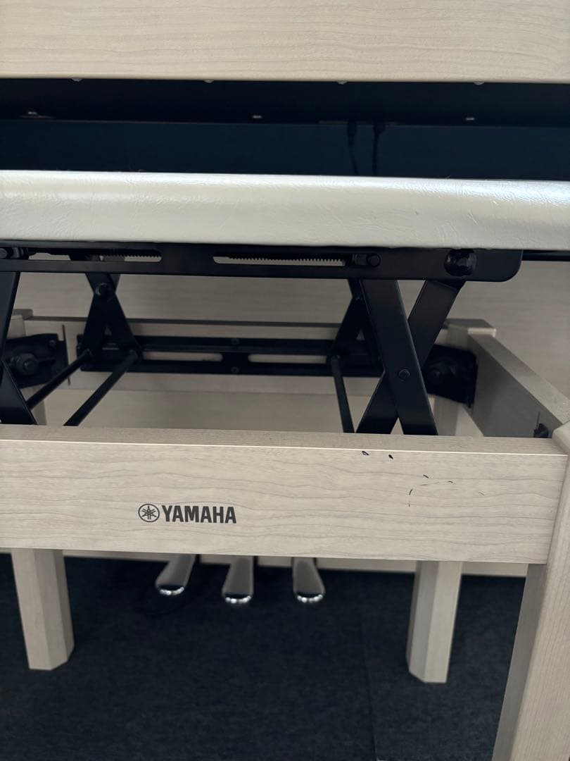 ヤマハ電子ピアノ　ARIUS YDP164WH 19年製