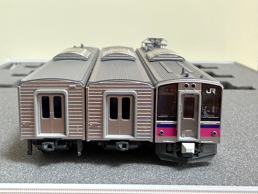 鉄道模型　Nゲージ　KATO 10-1557 701系　0番台　秋田色
