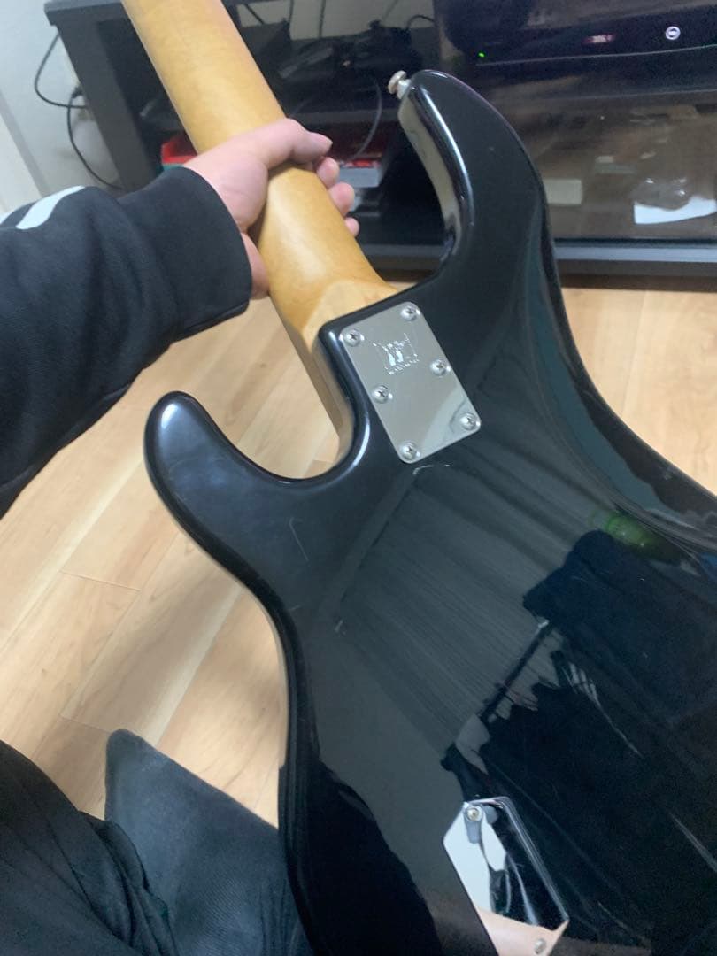 ベース MUSICMAN Stingray5 Black Maple FB