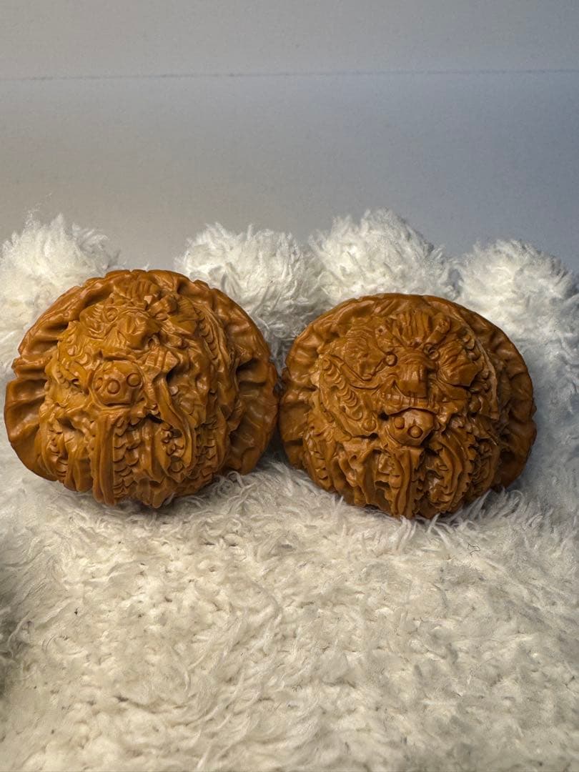 【高級彫刻】40mm×37mm×33mm 竜紋彫刻クルミペア