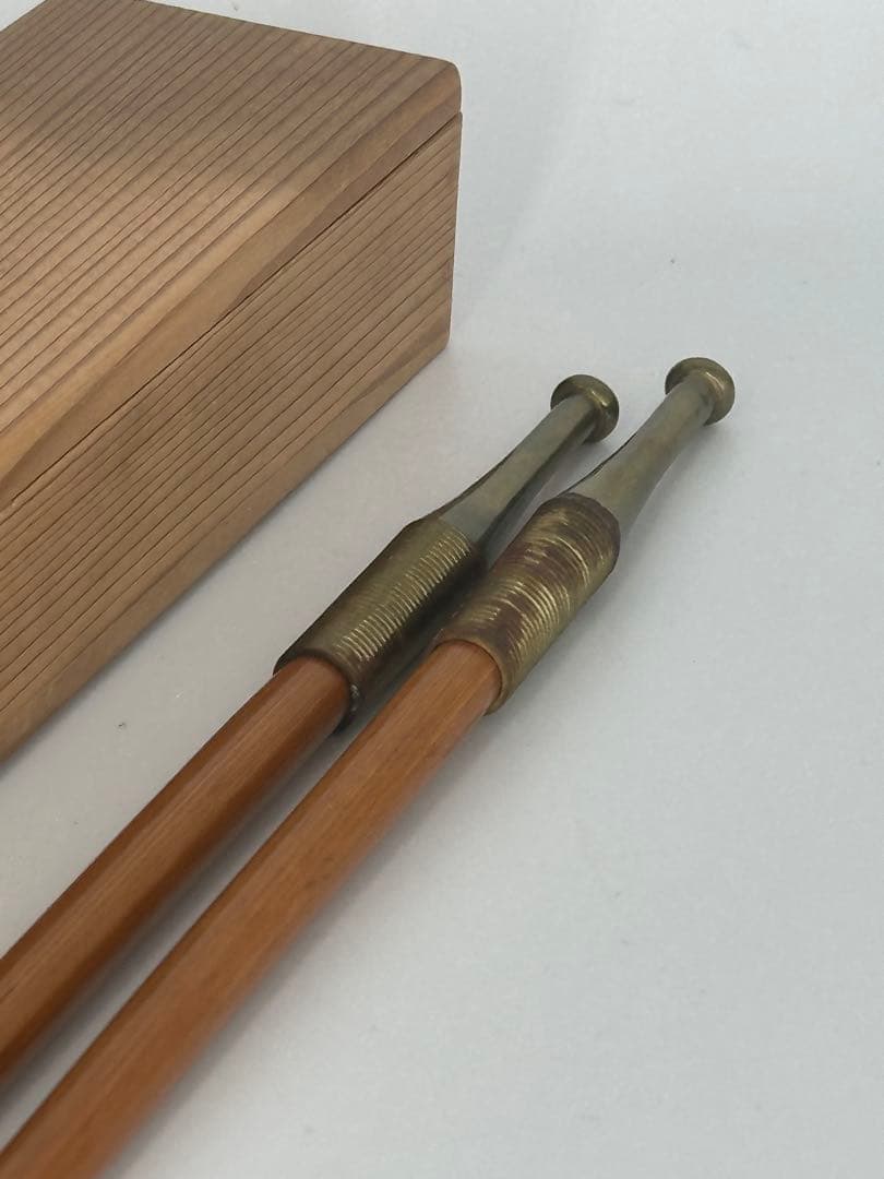 【十代 中川浄益】『如心斎好写 真鍮 筋入キセル(煙管) 一双』