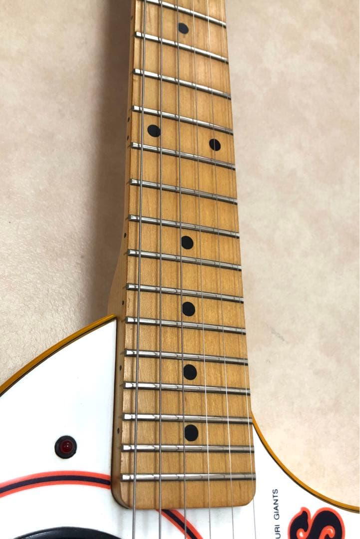 【美品！】ZO-3 コラボ 読売ジャイアンツ 巨象 巨人 アンプ内蔵ミニギター