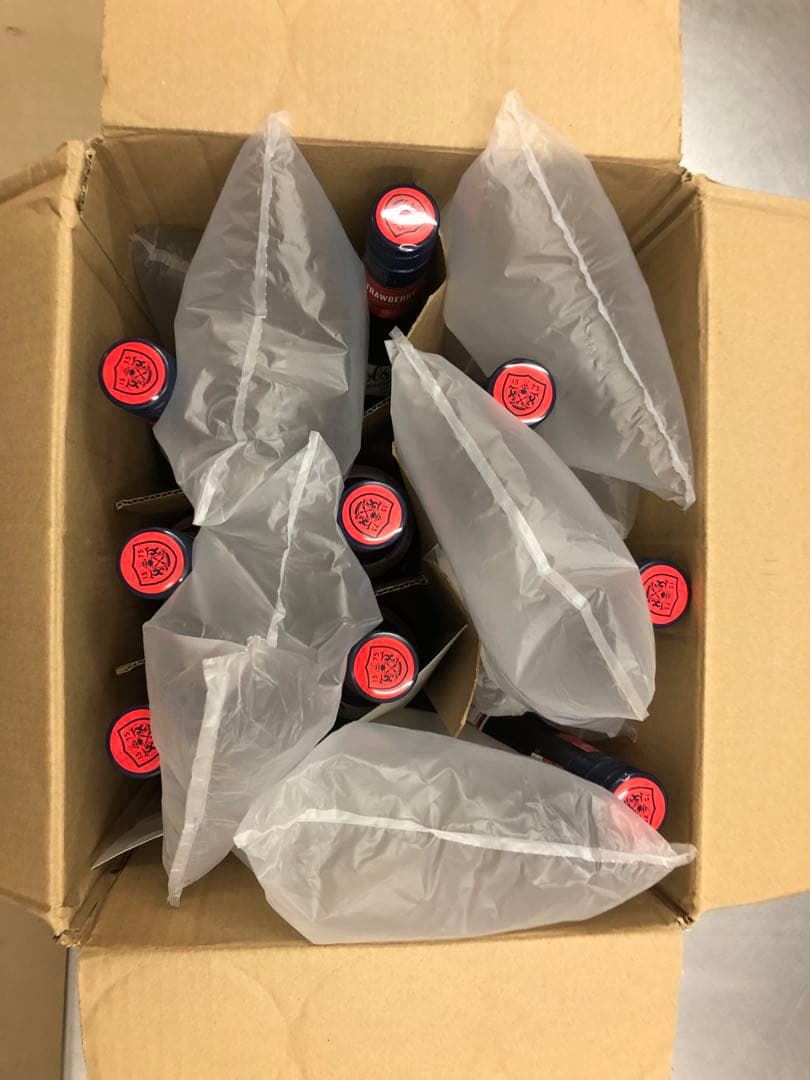 新ラベル　Bols ストロベリーリキュール 700ml 9本セット