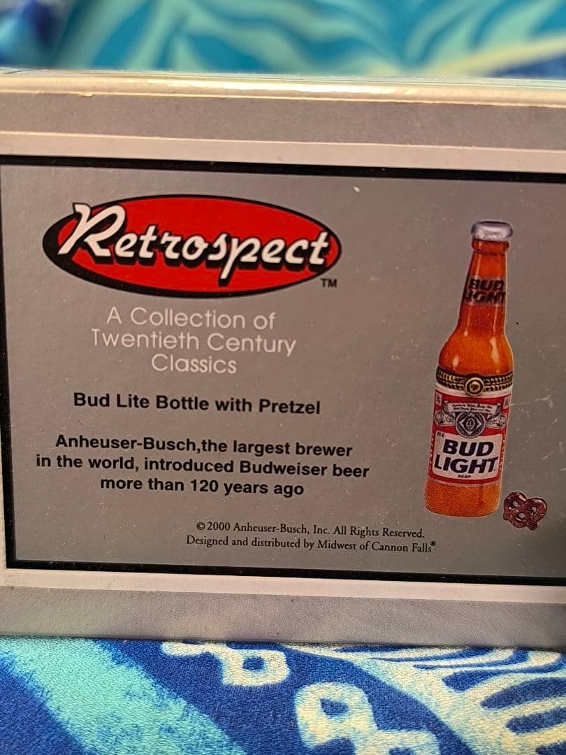 Bud Light Bottle with Pretzel　ヒンジボックス