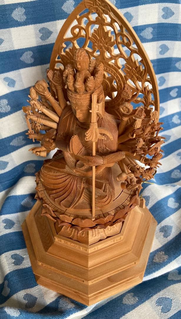千手観音 手彫り木彫り仏像 全高25cm 風水では財物や幸せをかき集める像