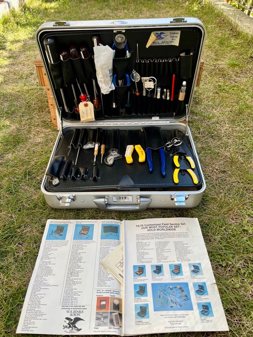 米軍放出未使用品 希少品 ゼロハリケース入り ビンテージ整備ツールキット木箱付き