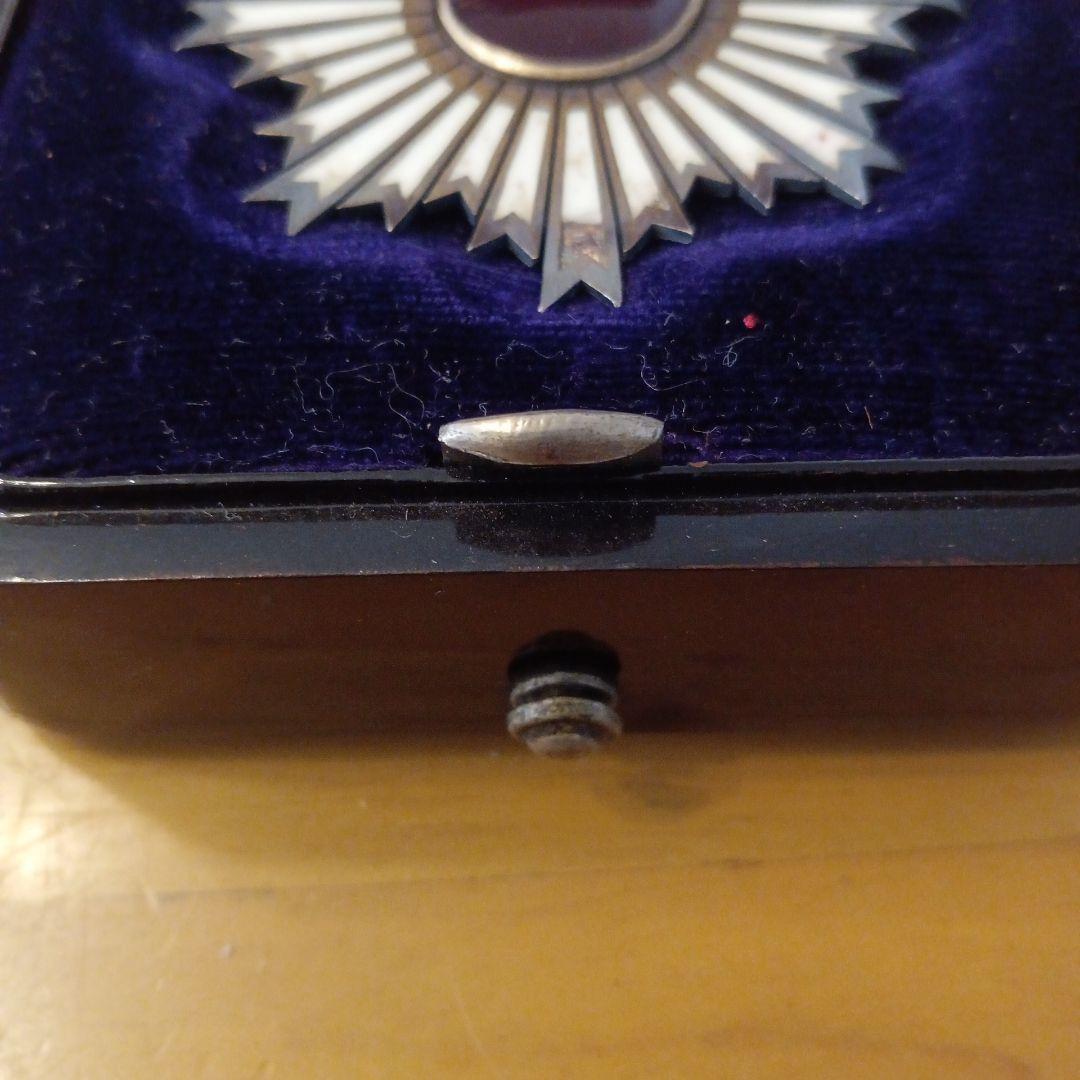 【激レア 美品】明治勲章 初期型 勲三等旭日中綬章 ボタン型 勲章 褒章 完品