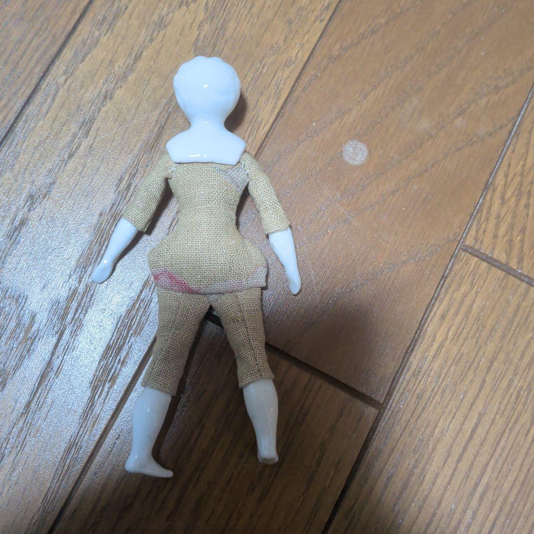チャイナ人形　陶器製ドール
