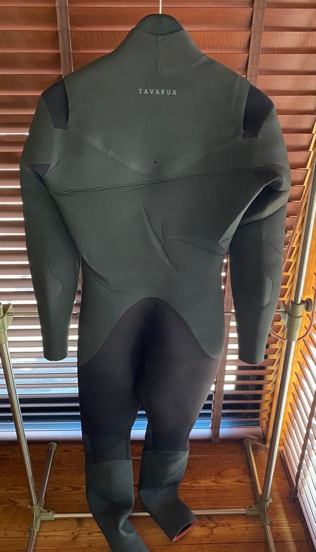 新品未使用　TAVARUA タバルア　裏起毛フルスーツ　3x3mm