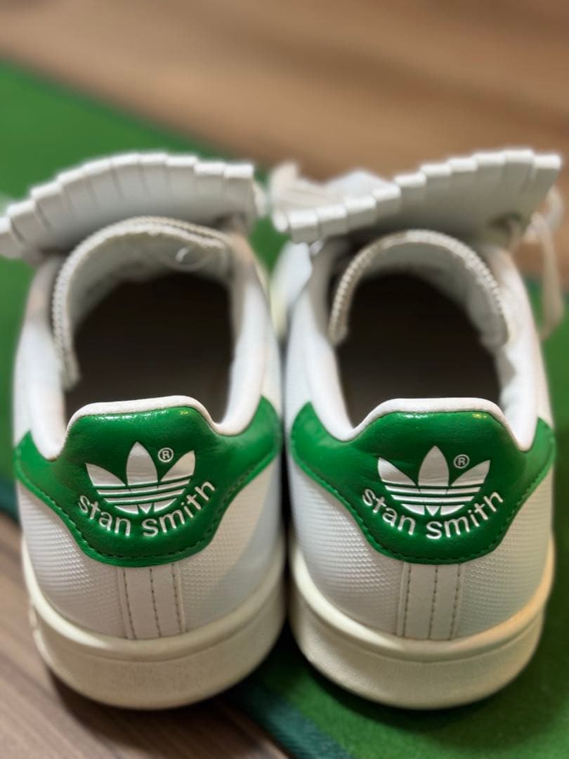 adidas Stan Smith フリンジ付きシューズ