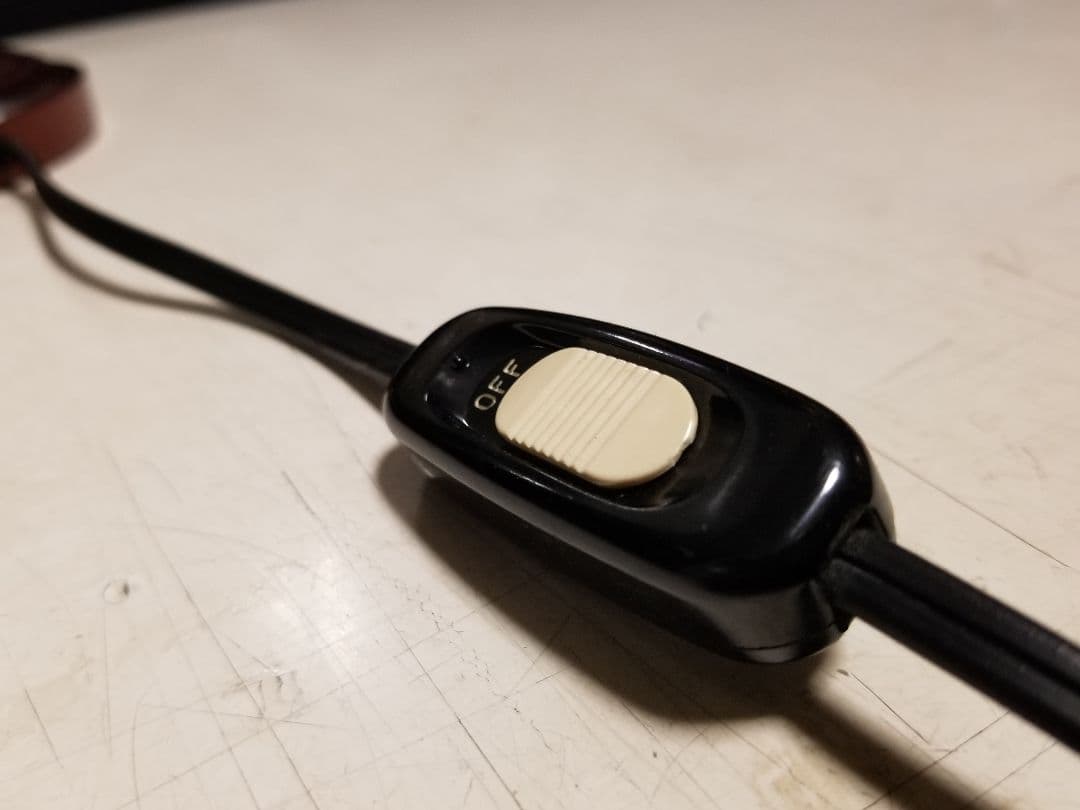 1970's　ミッドセンチュリーモダン　スピンドルポール　乳白硝子　ボールランプ