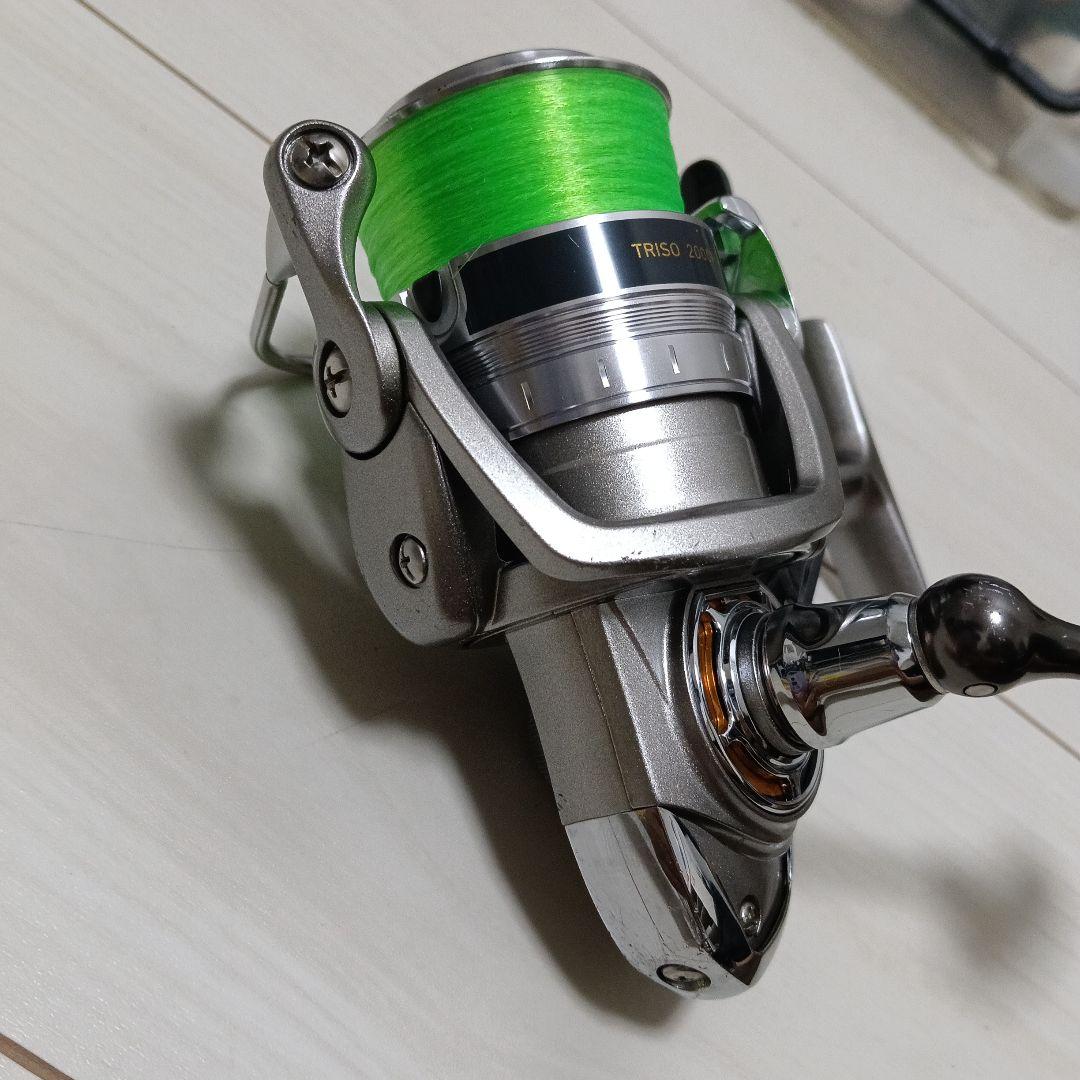 ダイワ　TRISO 2000H-LBD スピニングリール